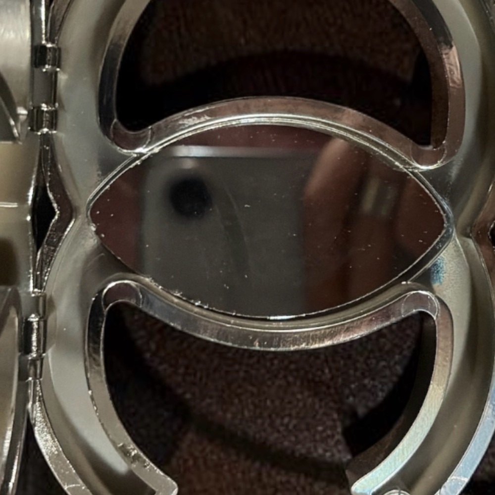 Chanel interlocking CC Silver compact mirror bag / pendant + removable chain - Picture 7 of 10